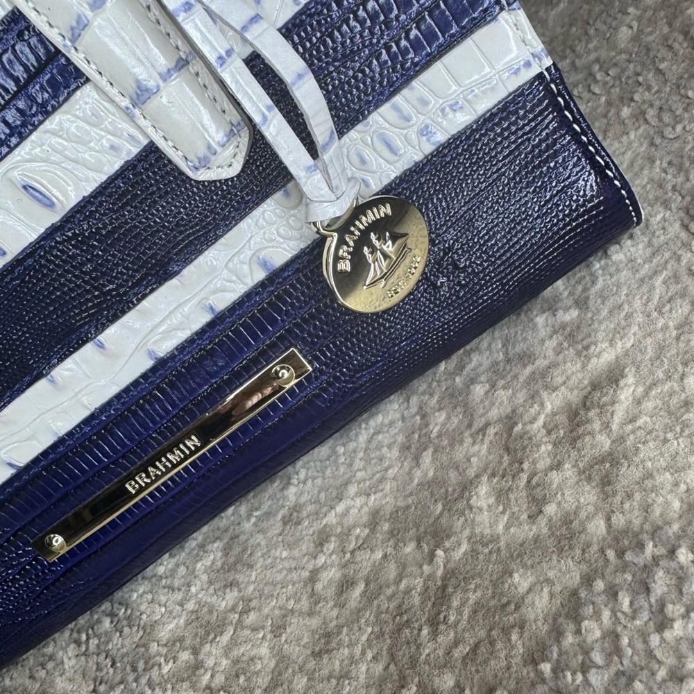 PERFECT Brahmin White and Navy Crocodile Embossed Duxberry Style Satchel - Picture 2 of 16